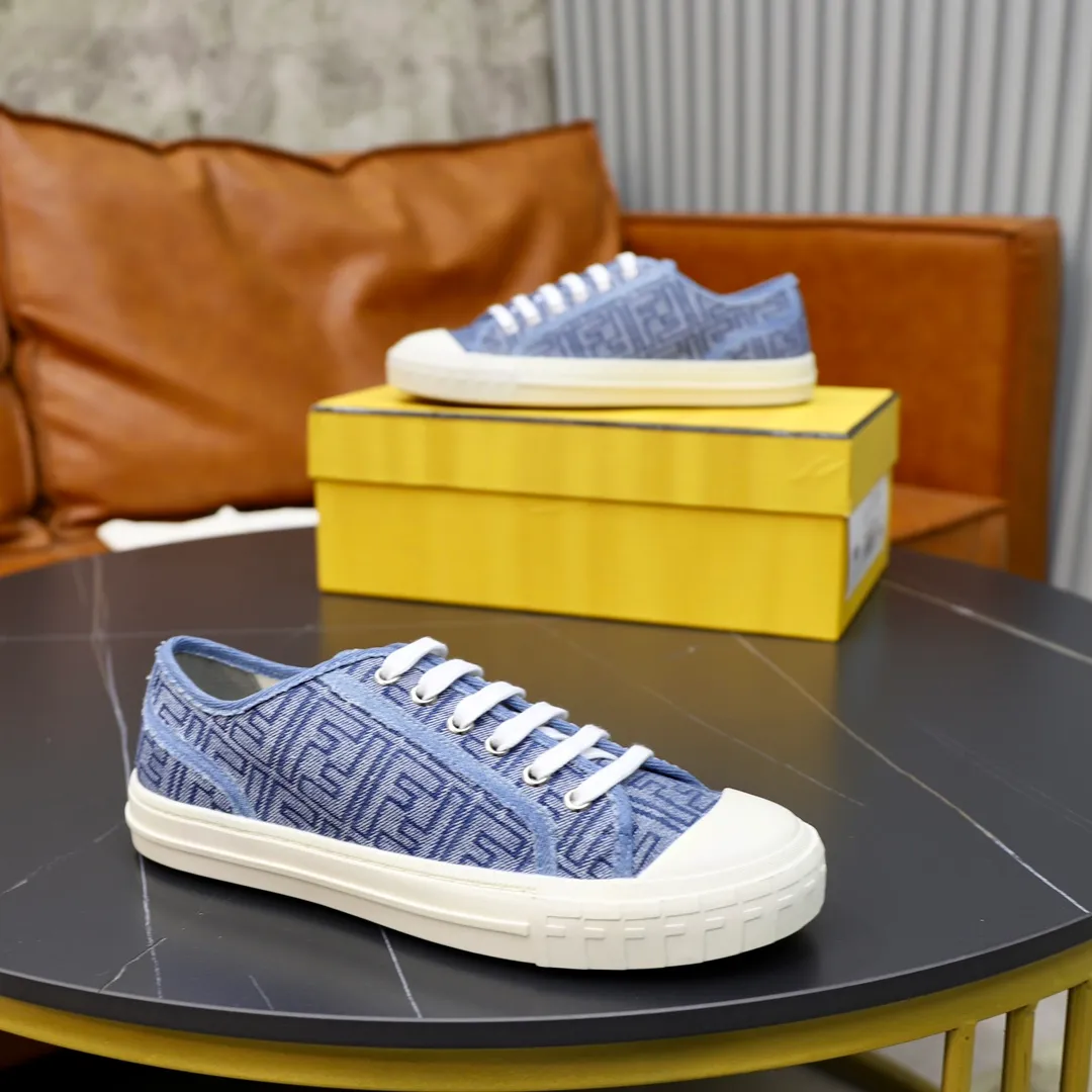 Factory price: 480 original order (couple model) Brand: FENDI Fendi 🙅‍♂️🙅‍♂️🙅‍♂️ Size: Female 35–40, Male 39-44 (45 can be customized) Grade: Official website genuine Material: Imported original LoGO fabric upper Original comfortable lining TPU wear-resistant lightweight outsole Style category: Loafers New trendy shoes Color: actual picture color